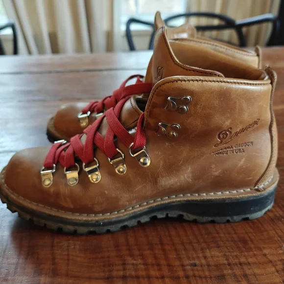 Danner Mountain Light Boots Size 8 - Picture 3 of 6